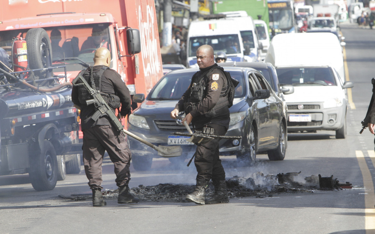 Operação do COE na Cidade de Deus, nesta quarta-feira (15). - Marcos Porto/Agencia O Dia