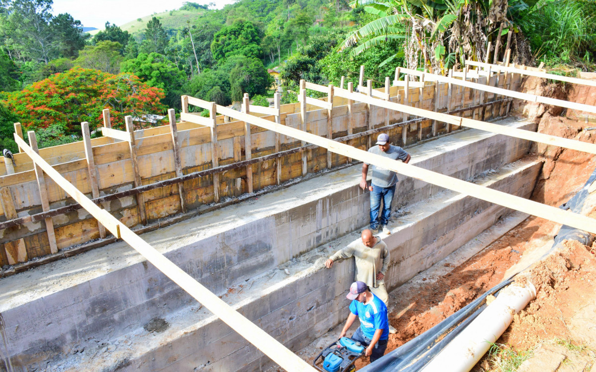 Muros oferecem seguran&ccedil;a aos moradores de Paty