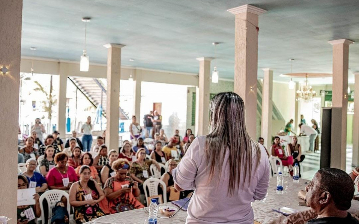 O encontro contou com a presen&ccedil;a de especialistas e de defensoras e defensores dos direitos das mulheres
