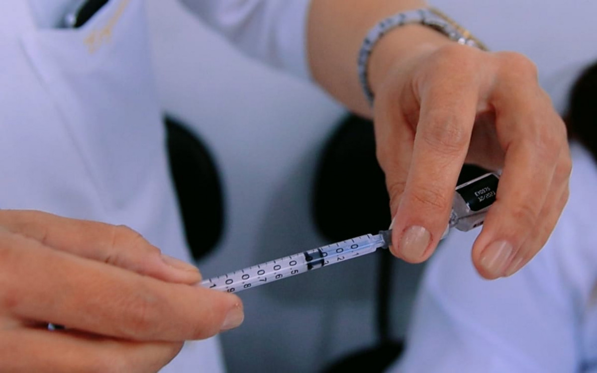 Nova vacina contra 9 subtipos do v&iacute;rus do HPV come&ccedil;a a ser vendida na rede privada