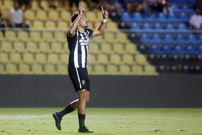 Eduardo comemora retorno aos gramados e gol marcado na vitória do Botafogo