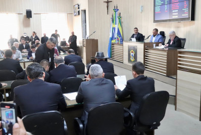 Câmara aprova contas de 2016 da ex-prefeita Rosinha Garotinho, por 17 votos a oito