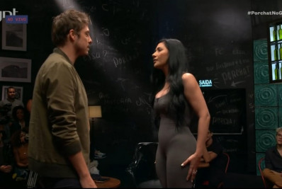 Vídeo! Simaria dá soco em Fábio Porchat durante programa e recebe críticas: 'Sem noção'