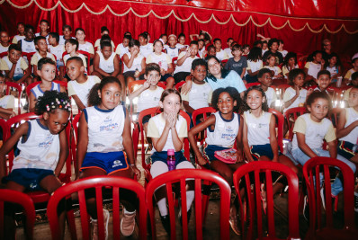 Dois mil alunos de Magé se encantam com universo do circo
