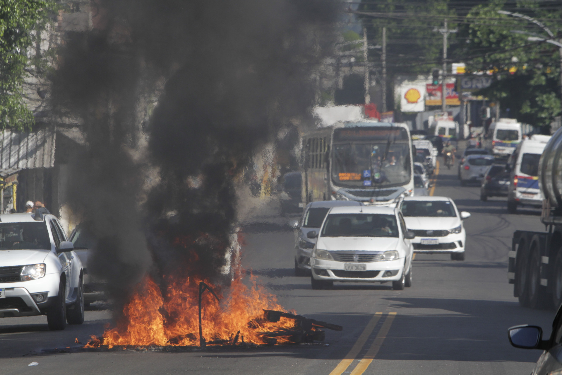 Operação do COE na Cidade de Deus, nesta quarta-feira (15). - Marcos Porto/Agencia O Dia