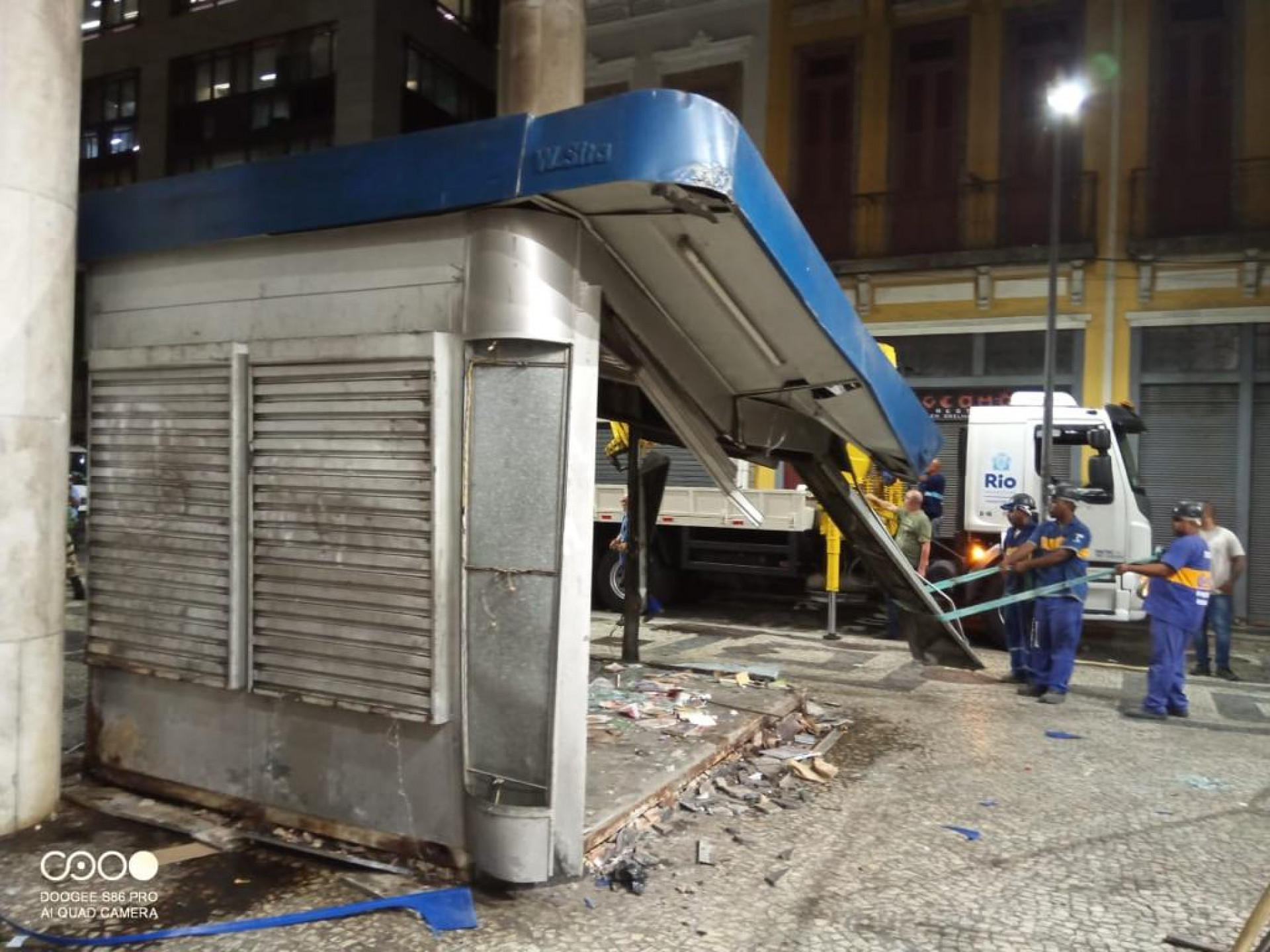 'A banca, que estava abandonada, também servia de abrigo para usuários de drogas', disse o subprefeito do Centro, Alberto Szafran - Divulgação / Seop