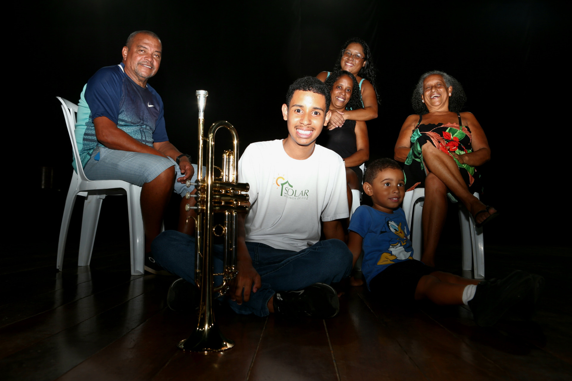 Luiz Miguel toca trompete na orquestra do projeto. Sua fam&iacute;lia disse que n&atilde;o teria condi&ccedil;&otilde;es de bancar seus estudos se n&atilde;o fosse o programa    - Cl&eacute;ber Mendes/Ag&ecirc;ncia O Dia