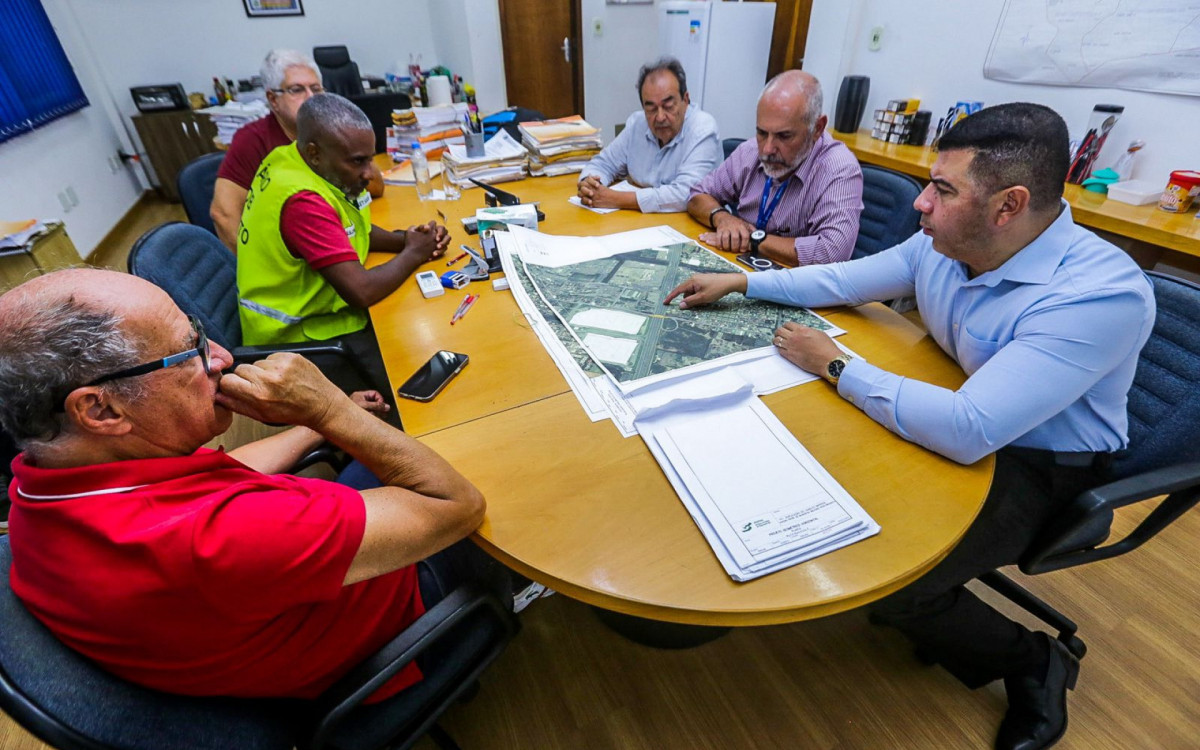 Durante a reuni&atilde;o, debateu-se os principais impactos da duplica&ccedil;&atilde;o do viaduto