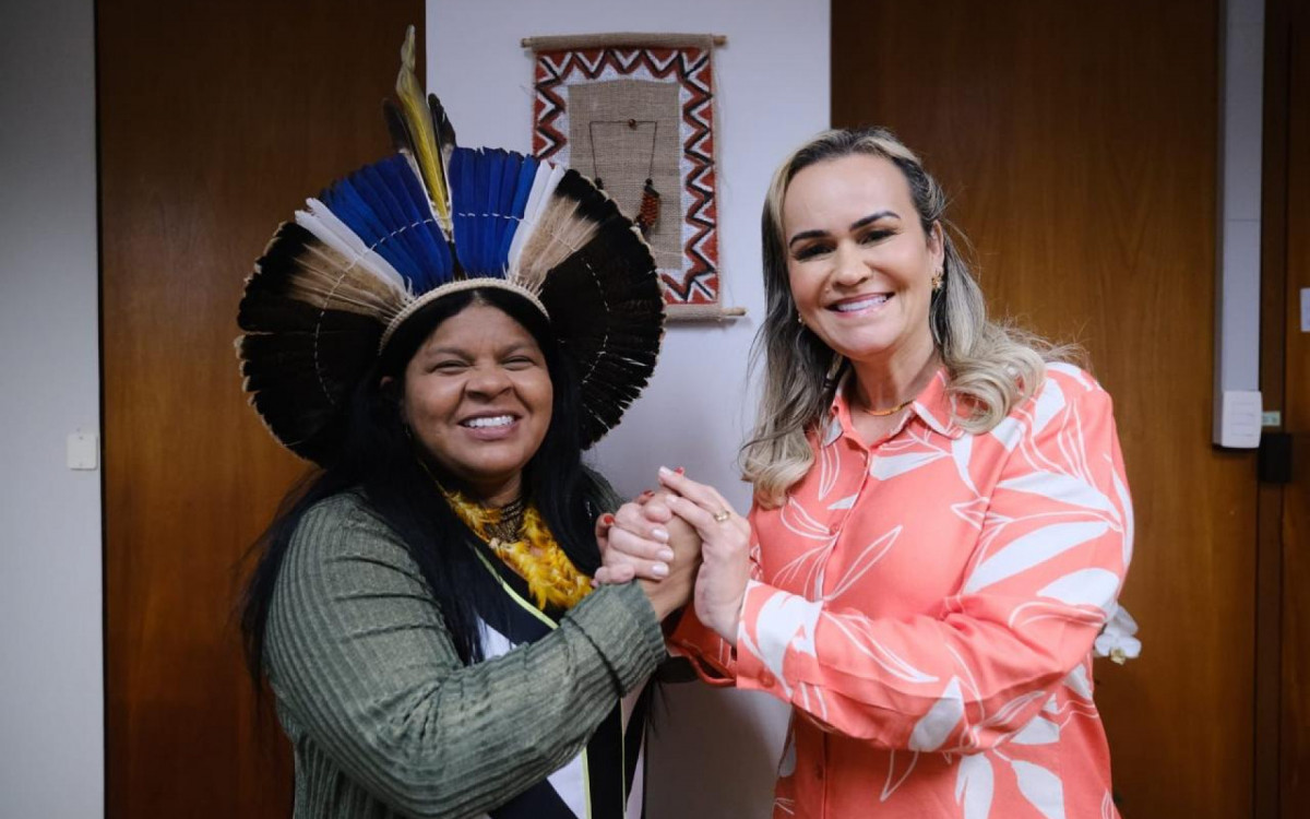 Encontro entre as ministras S&ocirc;nia Guajajara e Daniela Carneiro selou uma parceria para fomentar o turismo em comunidades ind&iacute;genas, preservando as tradi&ccedil;&otilde;es locais - Roberto Castro/MTur