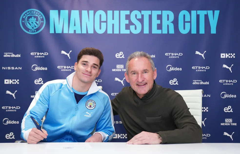 Campeão do mundo com a Argentina renova com o Manchester City até 2028