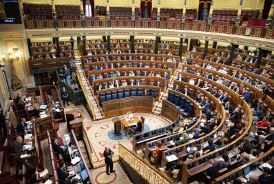 Espanha aprova reforma tributária em meio ao caótico processo da vizinha França