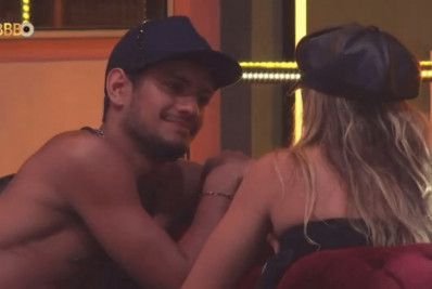 Gabriel Santana se declara para Bruna Griphao, mas leva fora da atriz