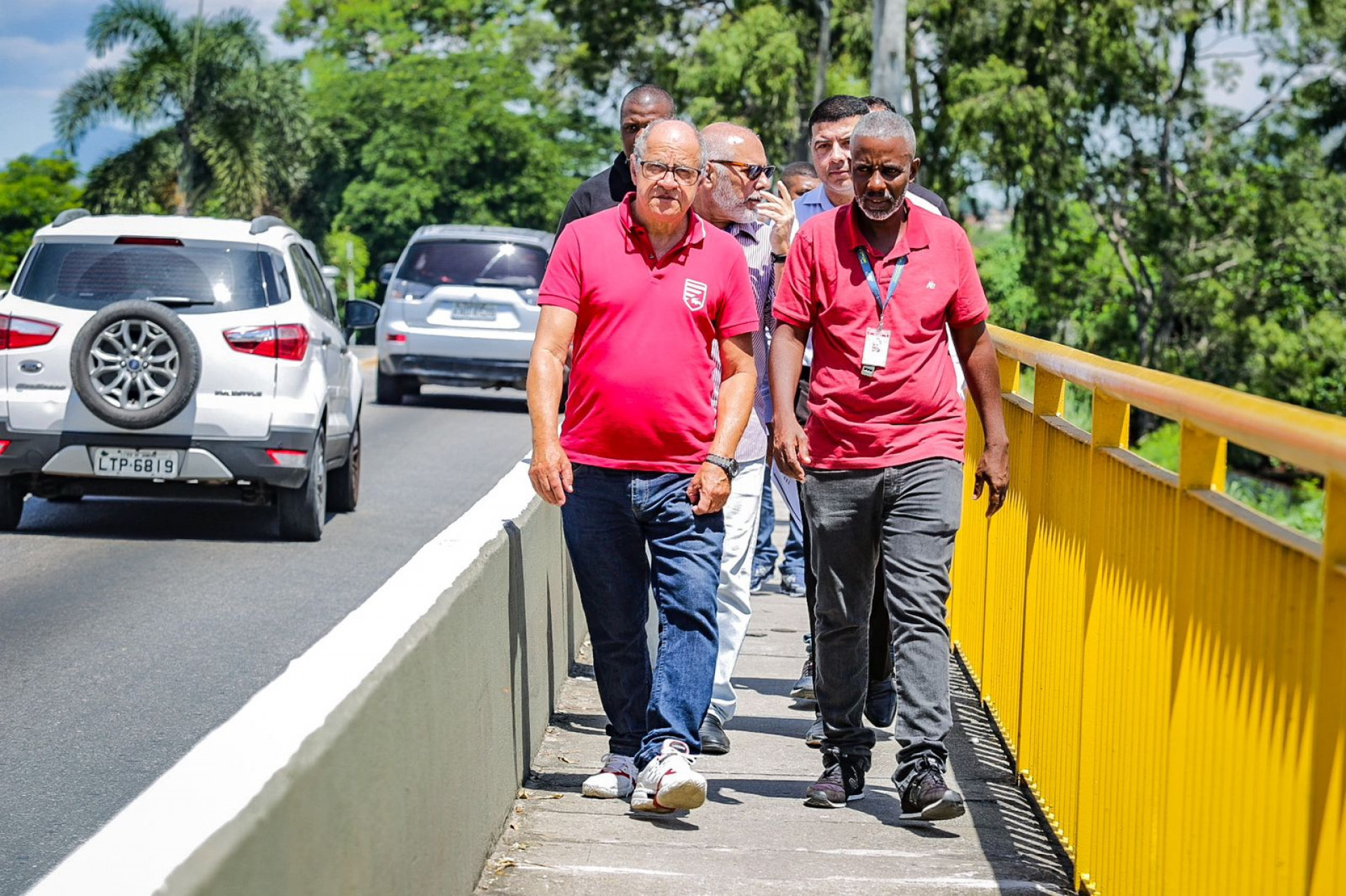 Secret&aacute;rio de Obras Odair Cunha (esquerda) destacou que a duplica&ccedil;&atilde;o acabar&aacute; com os engarrafamentos - Rafael Barreto / PMBR