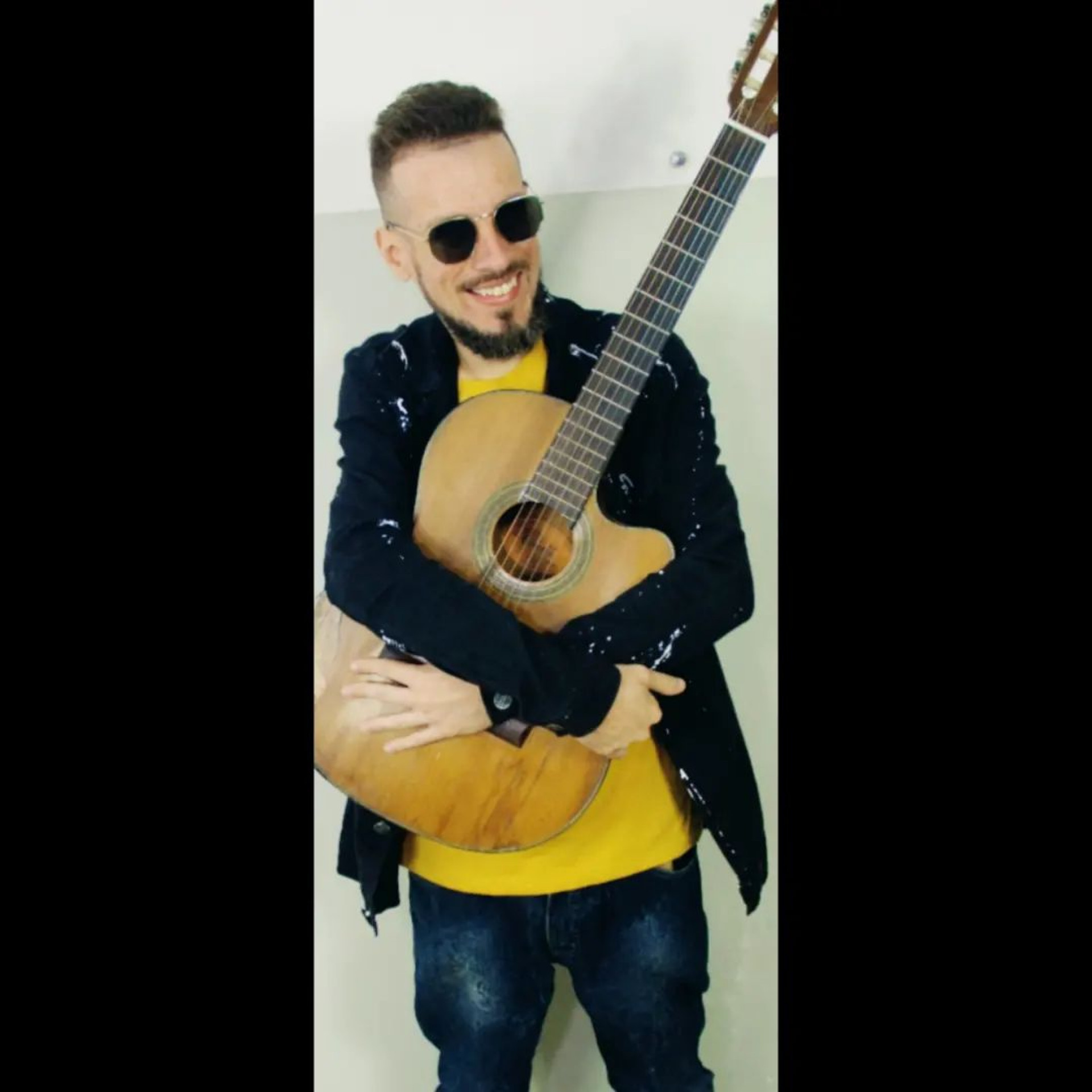 Danilo Holanda trabalhou com grupos como o Art Popular e Turma do Pagode - Reprodução/Instagram