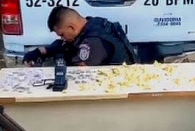 Traficante é preso com pedras de crack e barra de maconha em Mesquita