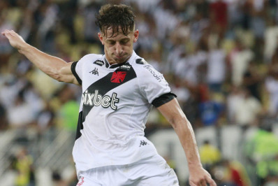 Galarza, do Vasco, está na lista de convocados da seleção paraguaia