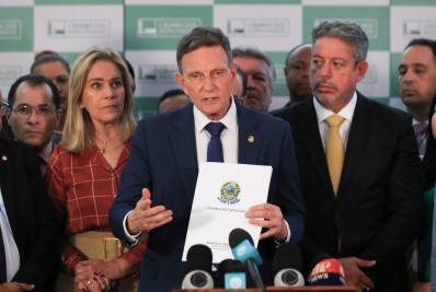 Crivella propõe PEC que amplia imunidade tributária de igrejas