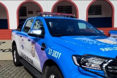 Homem é preso por invadir posto da PM e agredir policial