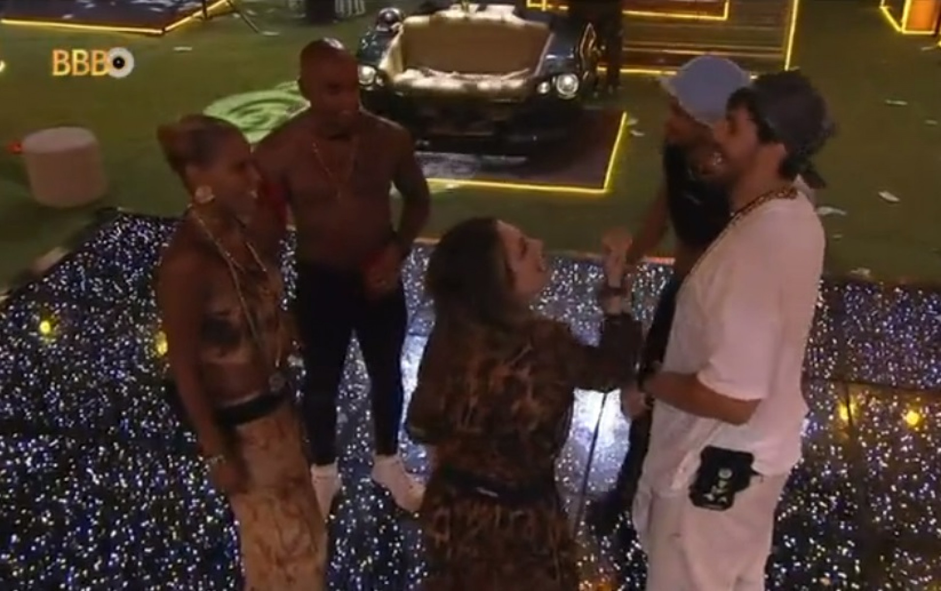 Amanda é criticada por internautas após se referir à Dania Mendez como 'marmita' - Reprodução de vídeo