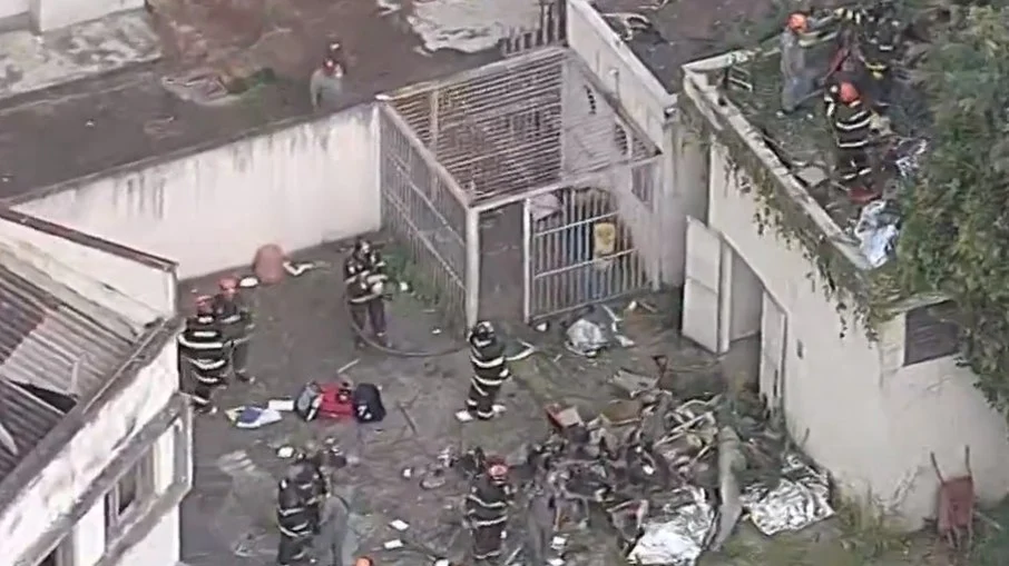 Helicóptero cai na Barra Funda, em São Paulo
 - Reprodução/Globonews
