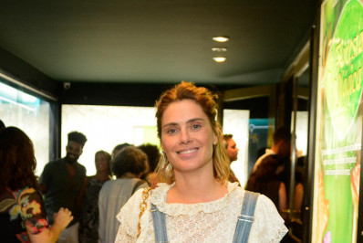 Carolina Dieckmann e mais famosos prestigiam peça no Rio; veja