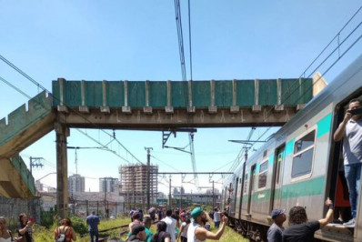 Trem da Linha 8-Diamante de São Paulo descarrila pela 3ª vez em 90 dias