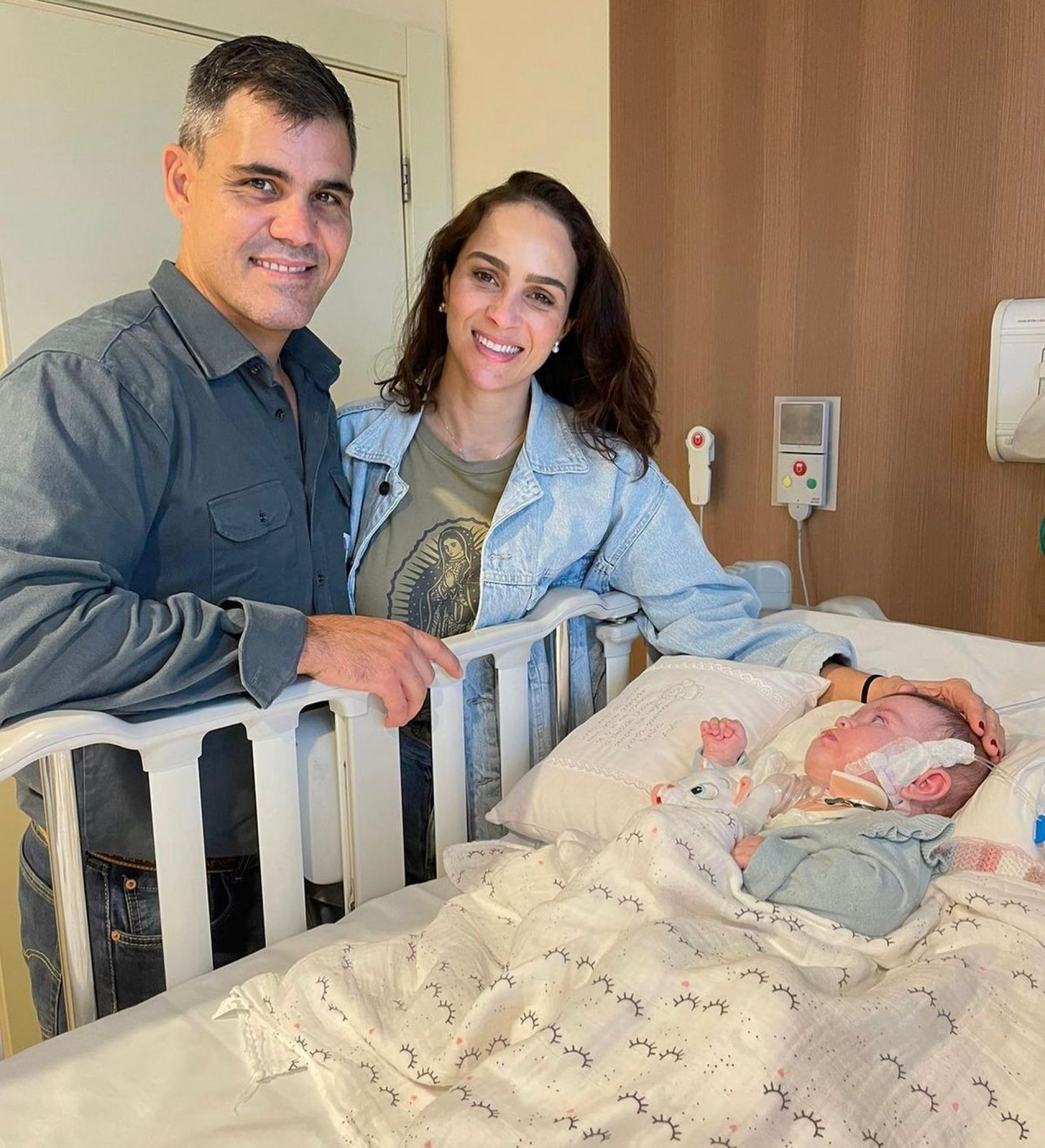 Juliano e Leticia Cazaré com a filha Maria Guilhermina  - Reprodução/Instagram