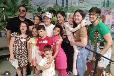 Maiara faz visita emocionante a hospital que trata de câncer em crianças de Blumenau