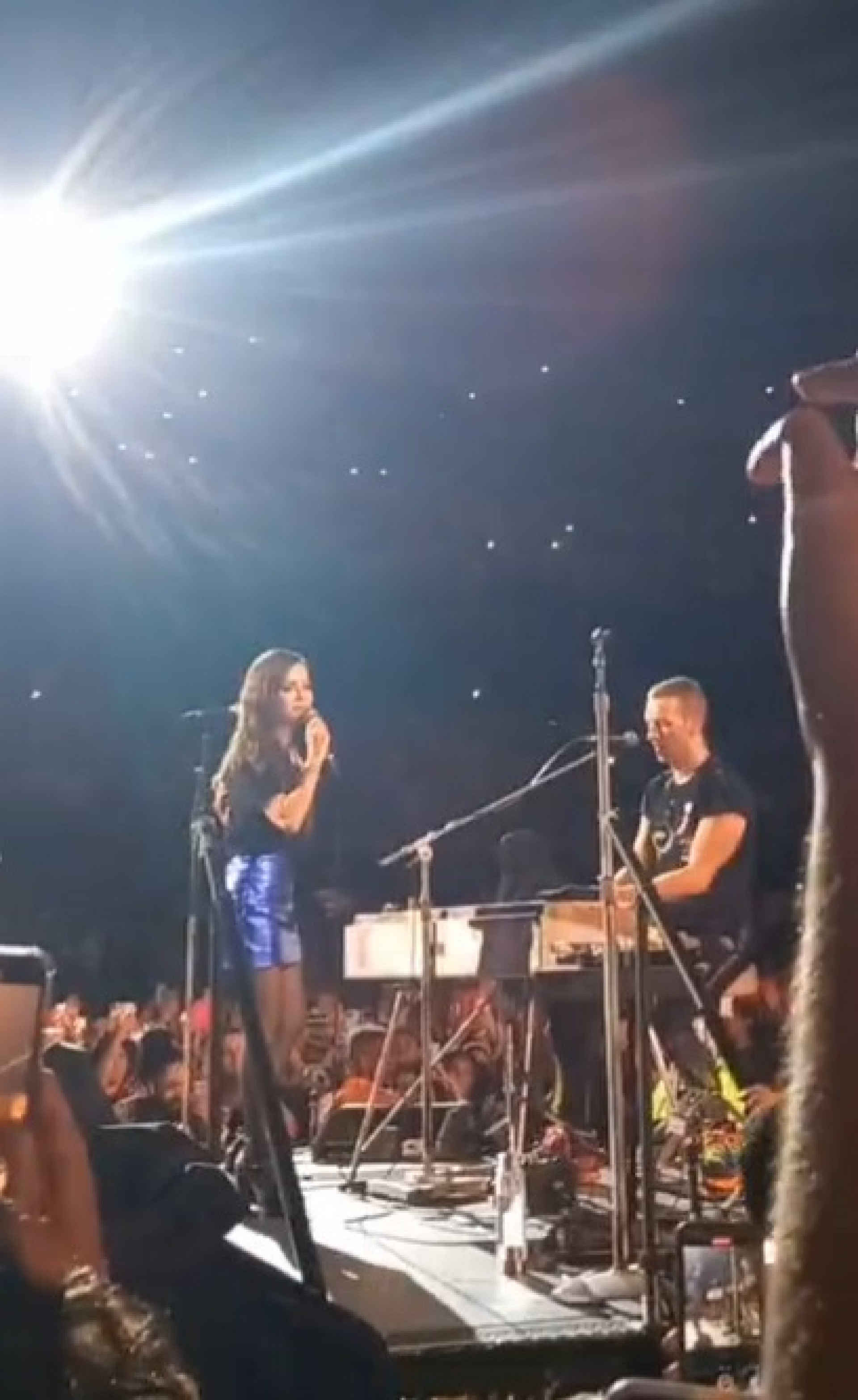 Sandy canta mais uma vez com o Coldplay - Reprodução