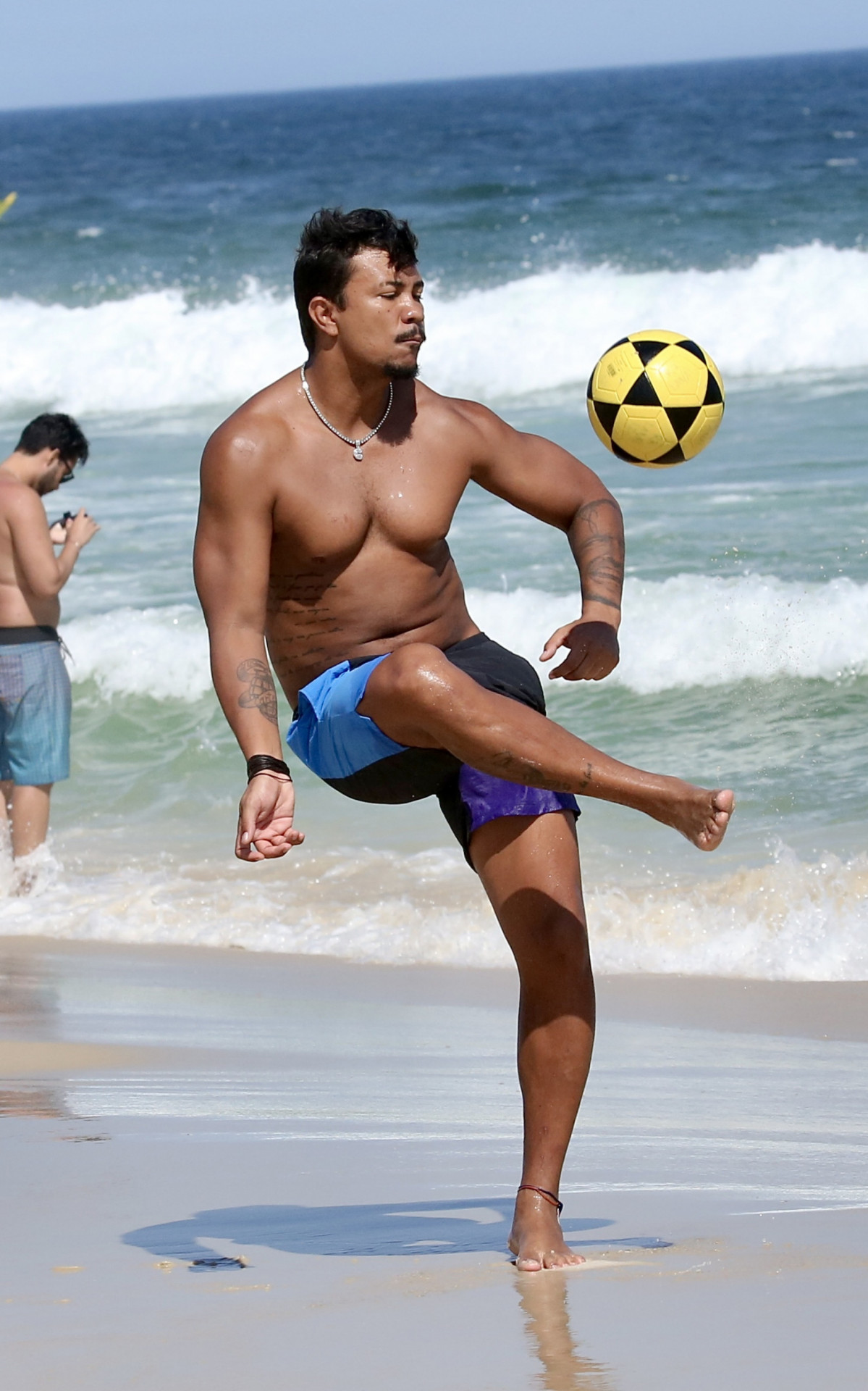 Xam&atilde; curte dia de sol na praia da Barra da Tijuca, na Zona Oeste do Rio