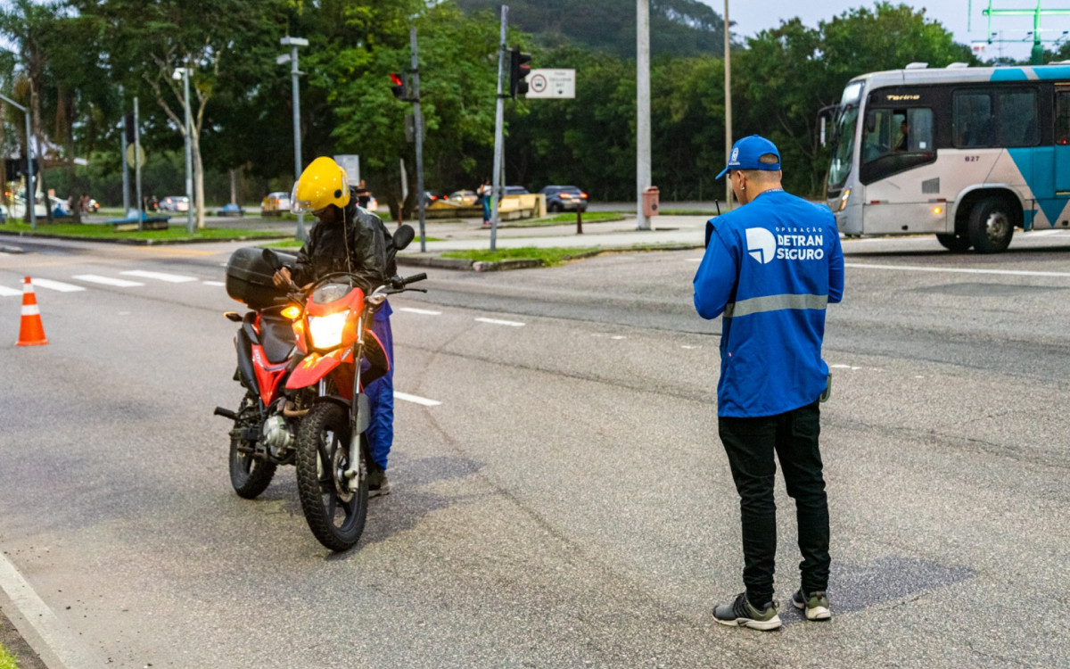 Desde julho de 2022, j&aacute; foram realizadas 1.385 opera&ccedil;&otilde;es, com 78.096 ve&iacute;culos abordados, 9.879 motos rebocadas e mais de 250 CNHs recolhidas
