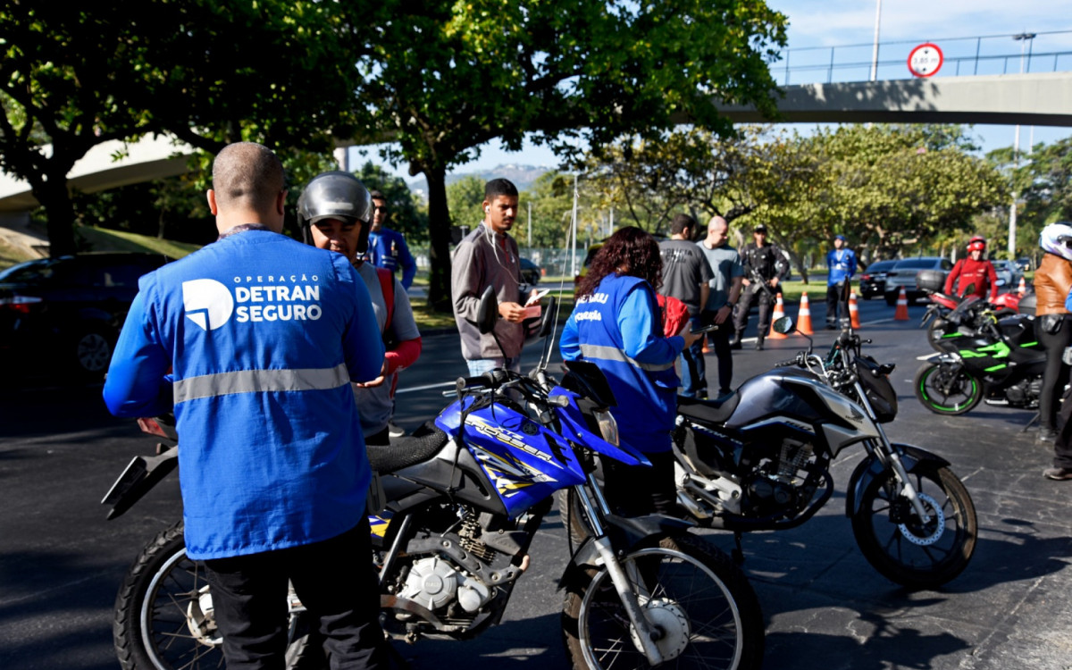 Desde julho de 2022, j&aacute; foram realizadas 1.385 opera&ccedil;&otilde;es, com 78.096 ve&iacute;culos abordados, 9.879 motos rebocadas e mais de 250 CNHs recolhidas

