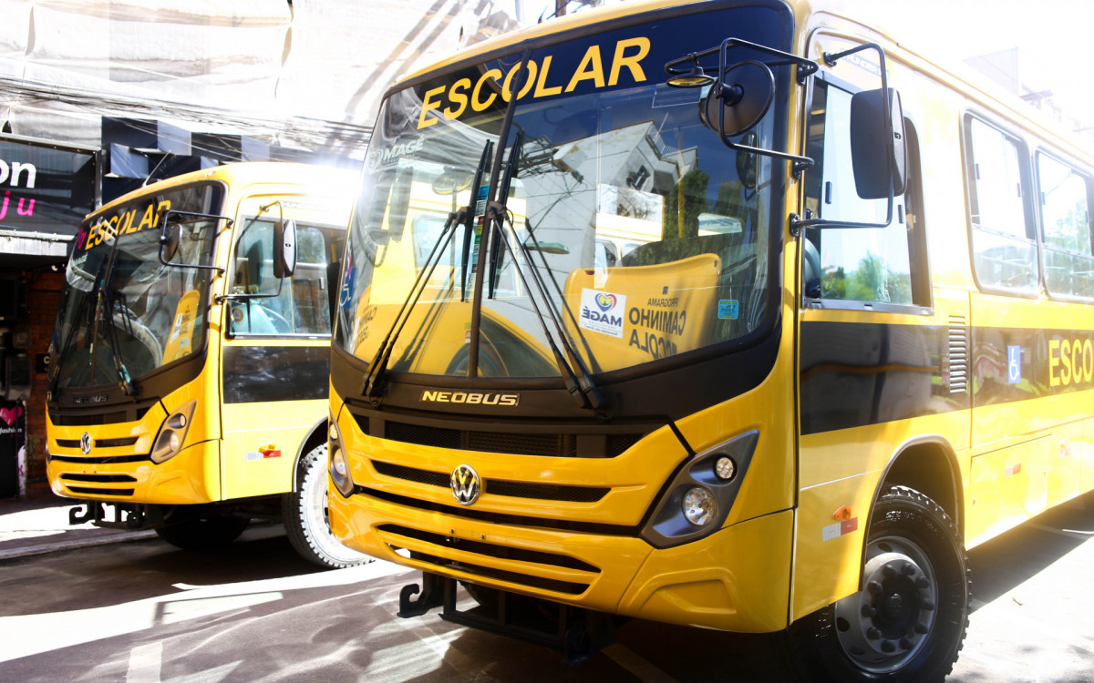 Novos &ocirc;nibus escolares de Mag&eacute; - Romulo Barbosa/Divulga&ccedil;&atilde;o