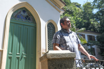 Grupo busca remover cobertura de painéis censurados em capela da Gávea em 1972
