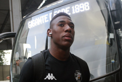 Léo lamenta derrota do Vasco, mas já pensa no Fluminense: 'Temos que levantar a cabeça'