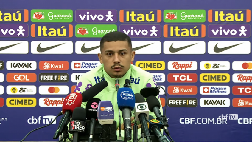 André comemora convocação e rasga elogios a Fernando Diniz: 'Top 3 de treinadores do Brasil'