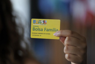 Bolsa Família com adicional de R$ 150 começa a ser pago