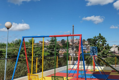 Prefeitura entrega revitalização de praça no Jardim Europa