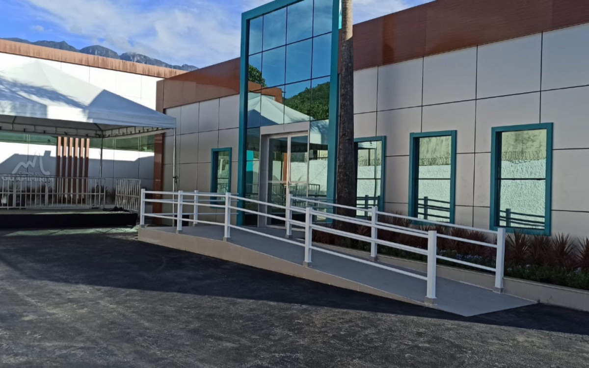 Fachada da nova emerg&ecirc;ncia do Hospital Municipal Jos&eacute; Rabello de Mello