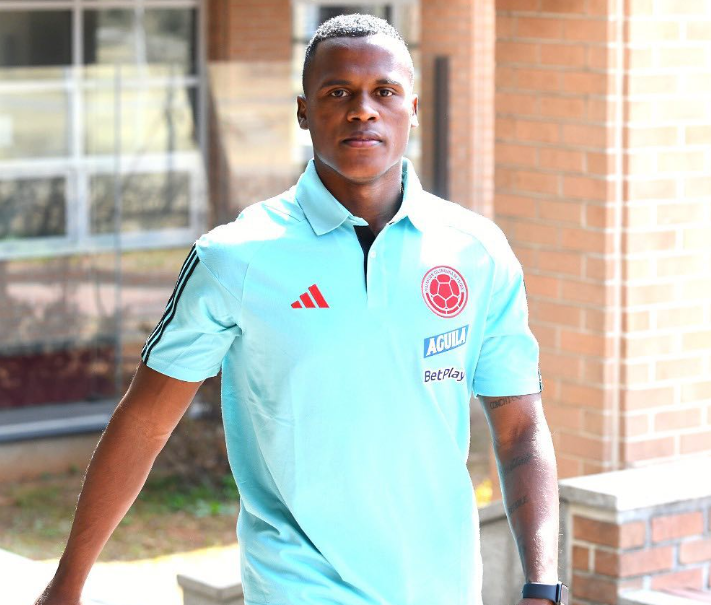 Destaque do Fluminense, Arias se apresenta à seleção da Colômbia