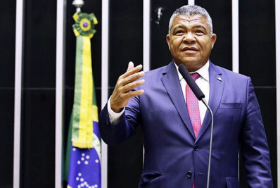 Deputado federal recebe indenização por injúria racial