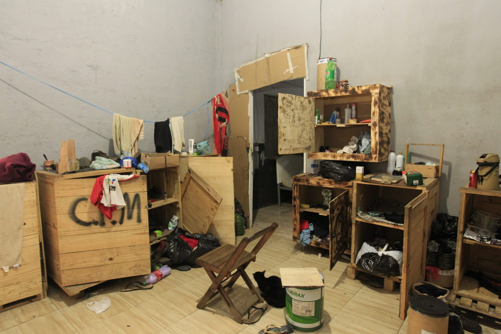 Paraguaios não receberam remuneração, não puderam manter contato com familiares, tiveram seus celulares confiscados e locomoção restrita - Reginaldo Pimenta/Agência O Dia