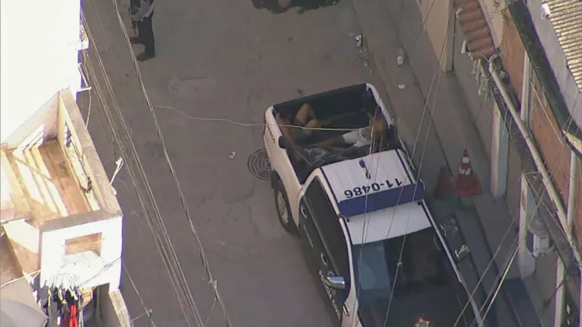 Três pessoas foram presas na comunidade Parque Dois Irmãos, em Curicica  - Reprodução/TV Globo