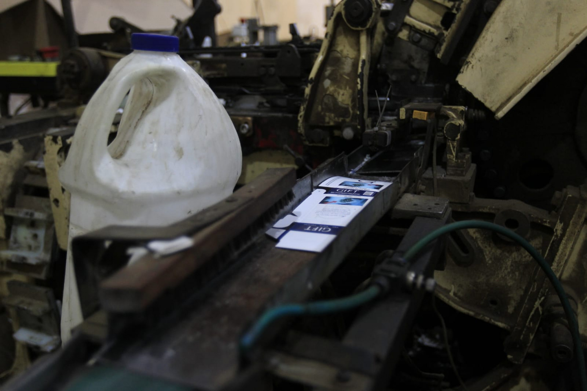 Cigarros produzidos na fábrica clandestina são da marca Gift, que têm a comercialização proibida pela Anvisa e Receita Federal - Reginaldo Pimenta/Agência O Dia