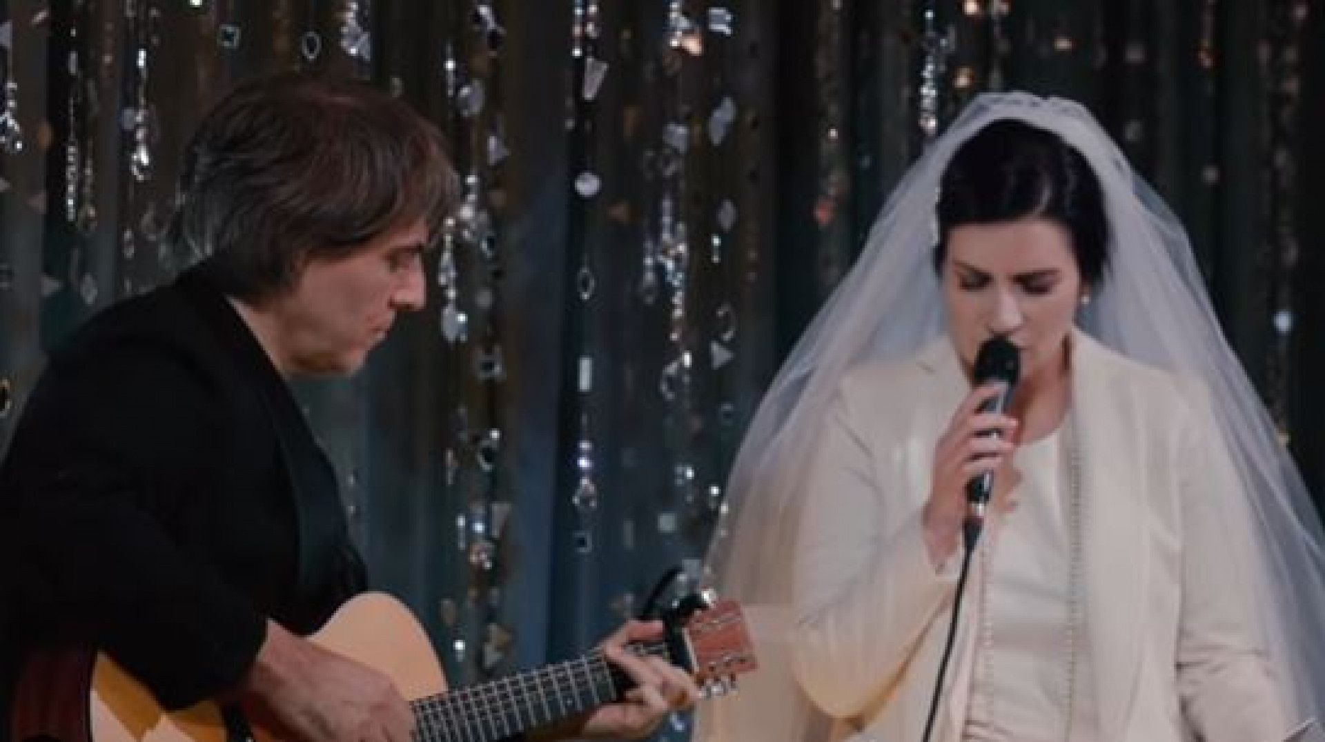 Cantora precisou adiar o casamento por duas vezes até chegar ao grande dia - Wendril