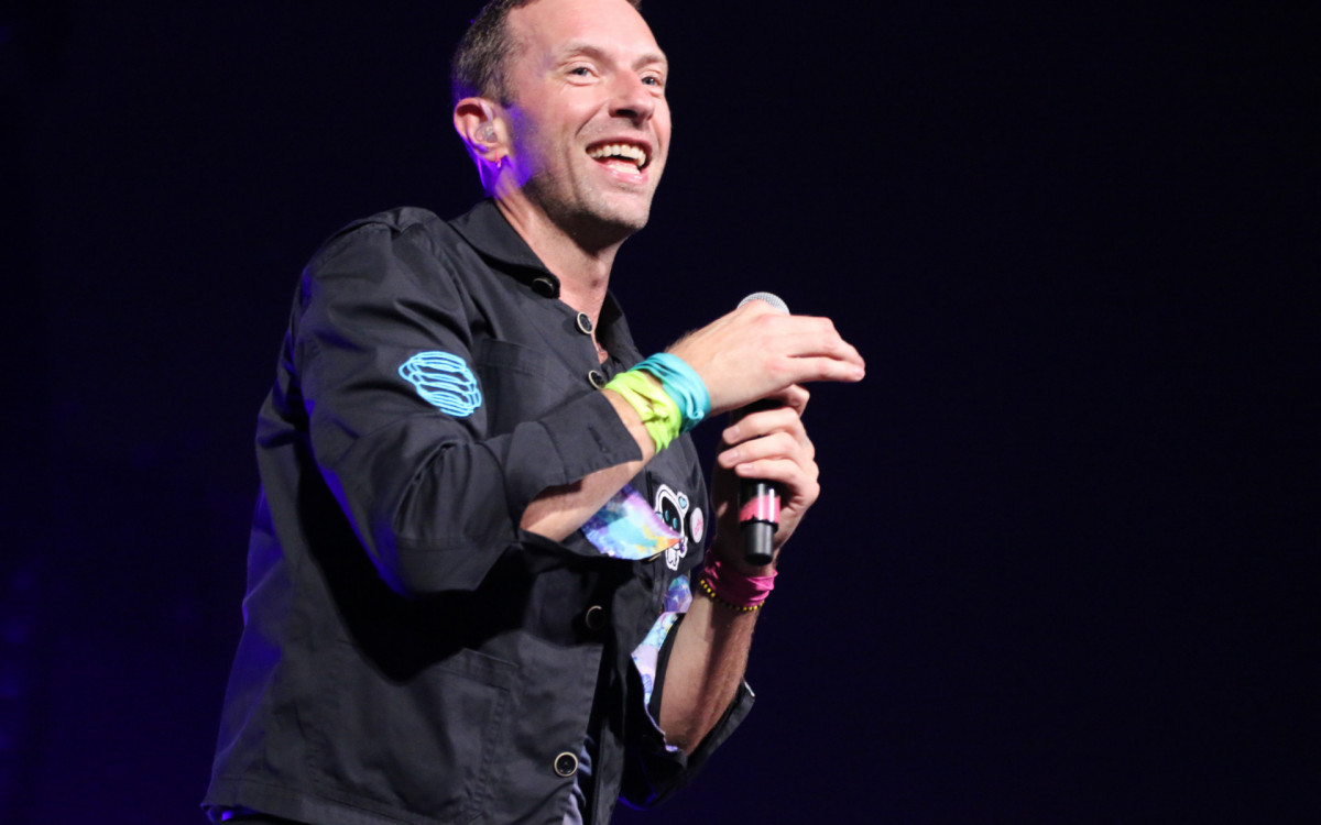 Coldplay no estádio Major Couto Pereira,  apresentou seu álbum Music of the Spheres entre outros sucessos. Tirou o público do chão, perto de 45 mil pessoas, nesta terça-feira (21), em Curitiba. - GISELE PIMENTA/ Agência O Dia