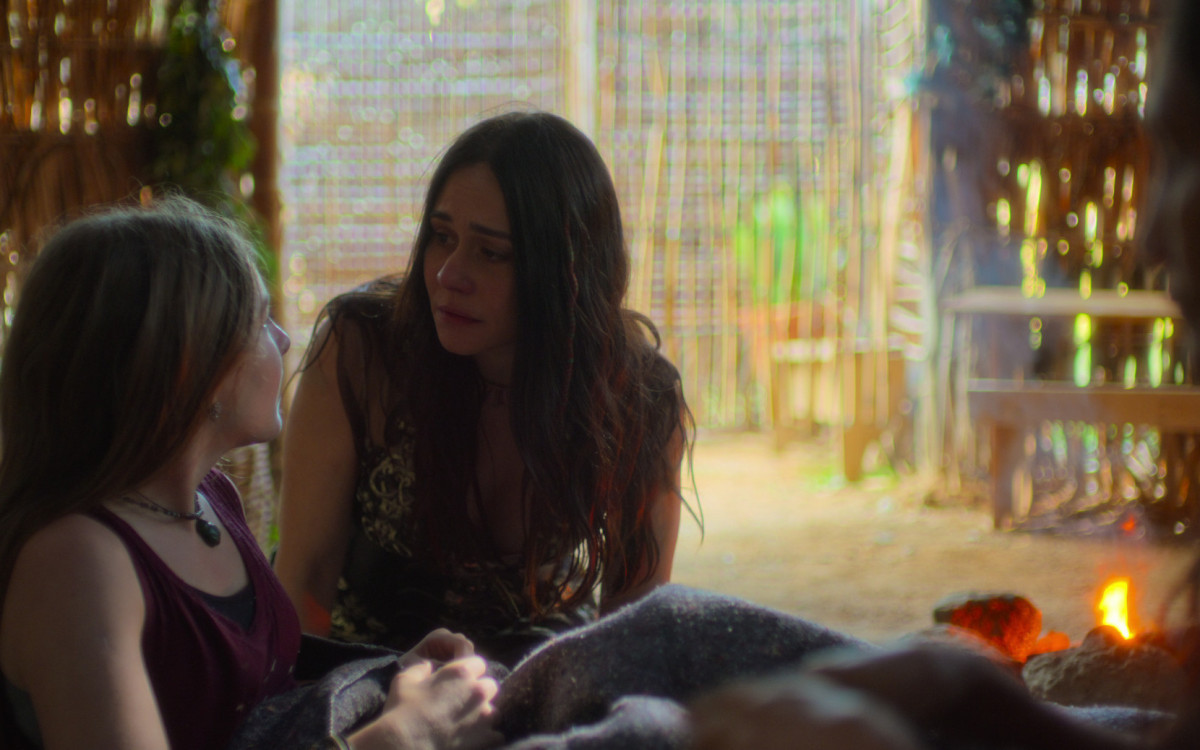 Inês/Cuca (Alessandra Negrini) e Luna (Manu Dieguez), em 'Cidade Invisível' - Divulgação/Netflix
