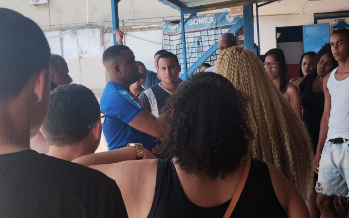 Reunião do gerente de futebol, Marcelo Padilha, com os responsáveis dos jogadores selecionados nas categorias de base