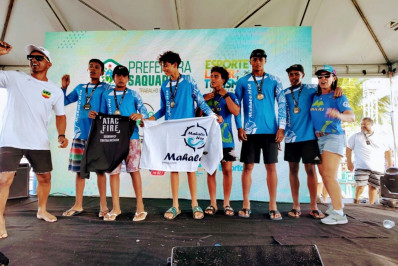 Jovens do Programa Bolsa Atleta de Búzios são premiados em uma etapa do Campeonato Estadual de Canoa Havaiana do Estado do Rio de Janeiro