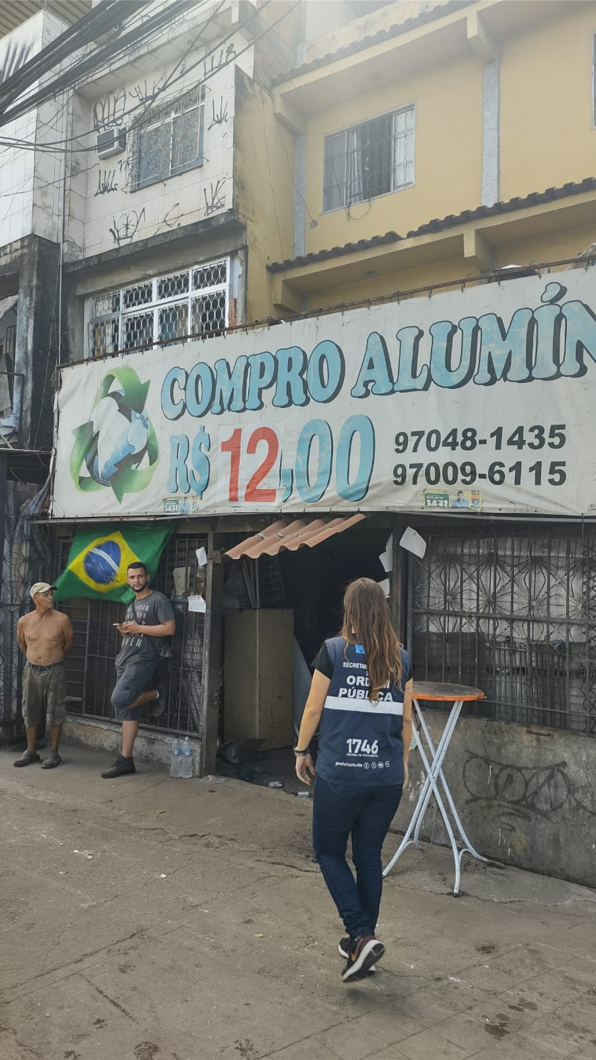 Agentes da Seop apreenderam 80 quilos de cobre, uma balança, oito cones, um carro de mão e um carrinho de aço